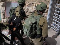 Batı Şeria ve Doğu Kudüs'te 23 Filistinli gözaltına alındı
