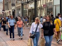 Hollanda'da maske zorunluluğu kalktı