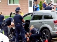 Amerika'da polis siyahi genci vurdu: Sokaklar yine karıştı