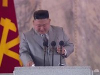 Kim Jong-un ''Dünyaya gerektiği gibi liderlik edemedim'' dedi ve ağladı