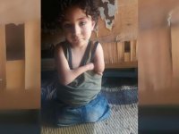 Kolları ve bacakları olmadan hayata tutunmaya çalışan İdlib'li Mustafa