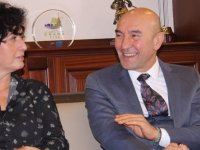 CHP'li Tunç Soyer'in eşinden Charlie Hebdo’ya skandal destek!