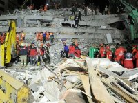 İzmir depreminde can kaybı 39'a yükseldi, 885 yaralı var