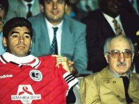 Maradona FETÖ organizasyonu ile Türkiye'ye gelip örgüt elebaşısı ile maç izledi