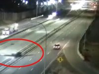 ABD'de otoyolda uçak indi! İnanılmaz anlar kamerada | Video