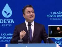 Ali Babacan kız kardeşinin başörtüsü mağduru olduğu dönemi ağlayarak anlattı