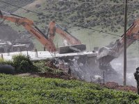 İşgalci İsrail yıkımı sürüyor: Batı Şeria'da 25 Filistinlinin yaşadığı evleri yıktı