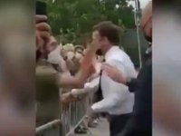 "Kahrolsun Macron yönetimi" diyerek Macron'a tokat attı