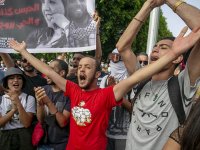 Tunus'ta polis müdahalesi protesto edildi