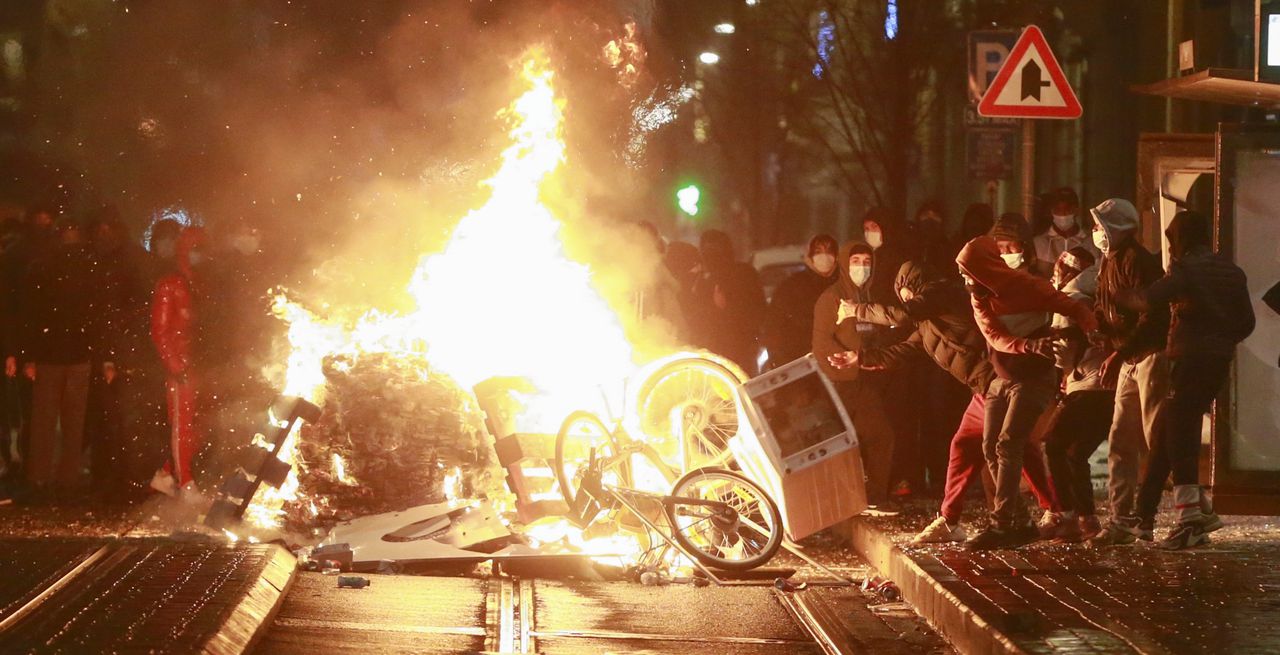 riots-after-demonstration-for-deceased-detainee-in-brussels-116-arrests.jpg